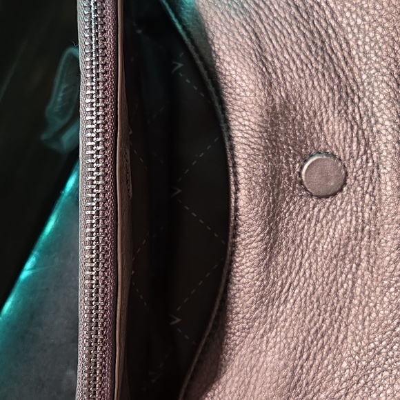 Vince Camuto Geniune Leather Crossbody EUC - Picture 5 of 12